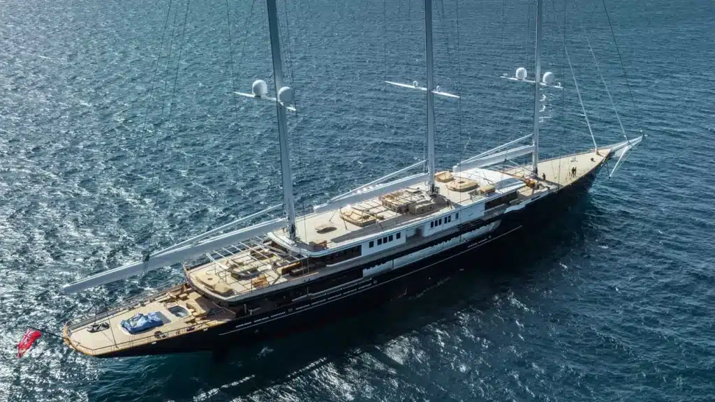 These are the crazy expensive things owned by Jeff Bezos